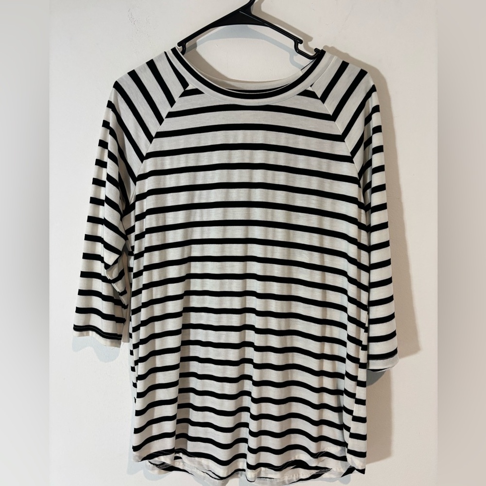 Tickled Teal Women’s Large Quarter Sleeve White and Black Stripe Casual Shirt